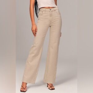 Abercrombie & Fitch Curve Love High Rise 90’s Relaxed Jean - color: oat